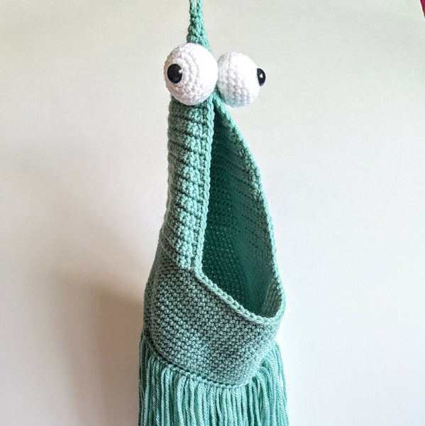 Large crochet alien - seafoam