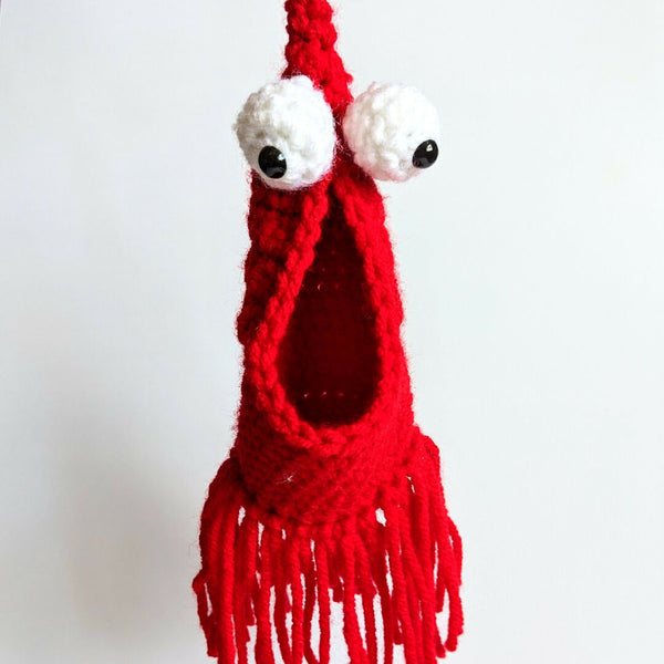 Small crochet alien - red