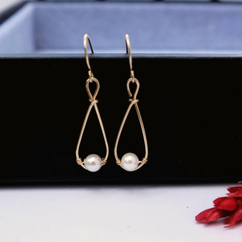 Teardrop Pearl Earrings - Shop Motif