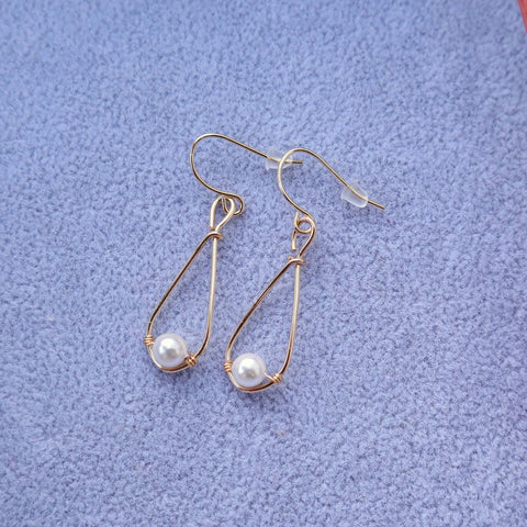 Teardrop Pearl Earrings - Shop Motif